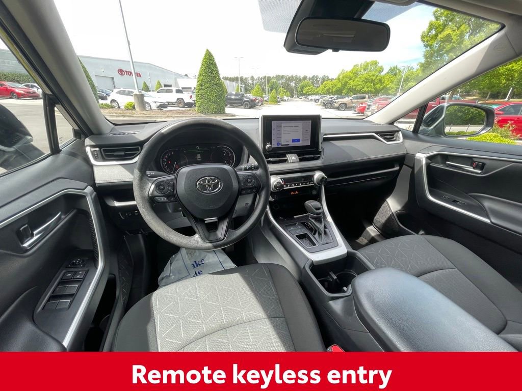 Used 2024 Toyota RAV4 XLE FWD image 18