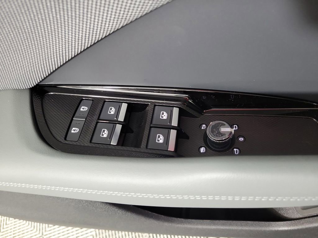 New 2026 Audi Q3 quattro 2.0T AWD/4WD image 24