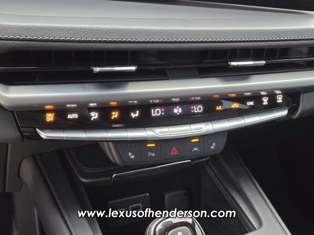 Used 2024 Cadillac XT4 Luxury w/ Cold Weather Package FWD image 29