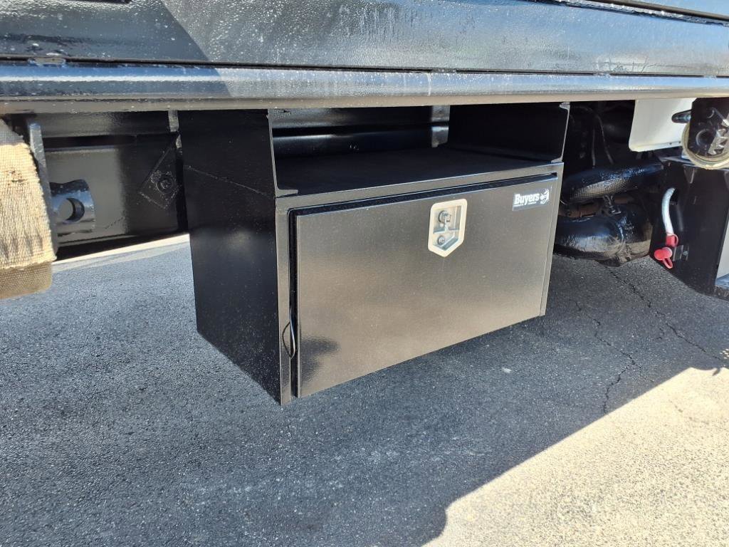 Used 2017 Ford F750 2WD Regular Cab Super Duty image 26