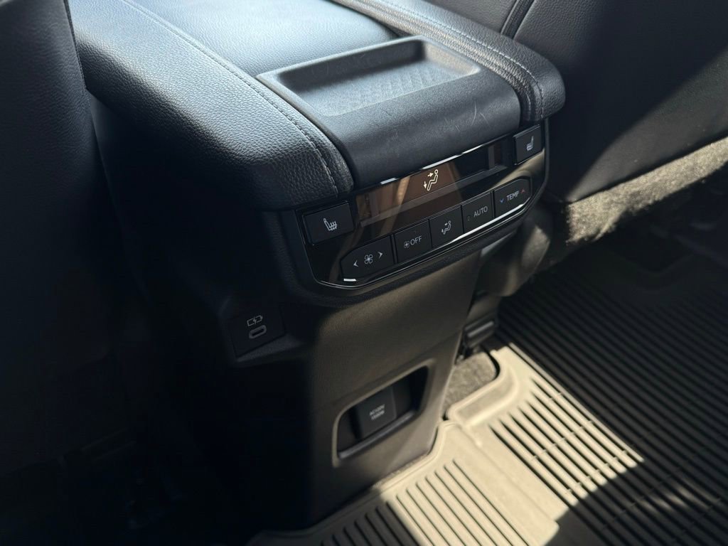 Used 2024 Toyota Grand Highlander Limited image 22