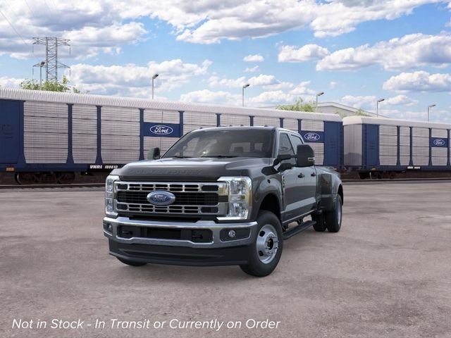 New 2026 Ford F350 4x4 Crew Cab DRW Super Duty image 2