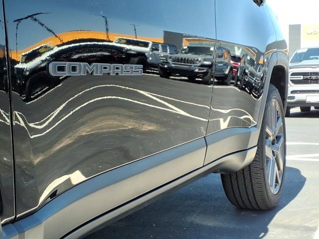 Used 2026 Jeep Compass Limited AWD/4WD image 31