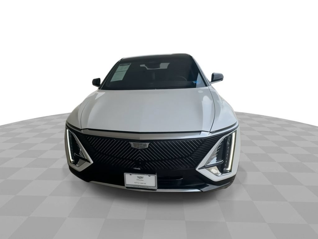 Certified 2025 Cadillac Lyriq Luxury AWD/4WD image 3