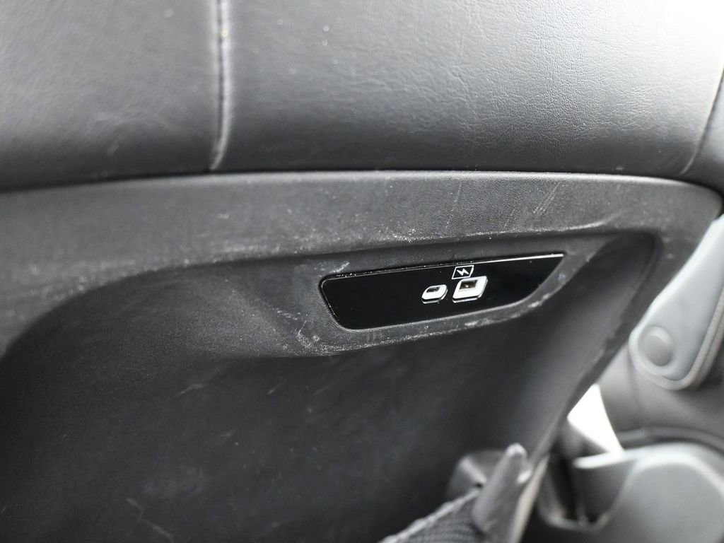 Used 2023 Chrysler Pacifica Touring-L image 33