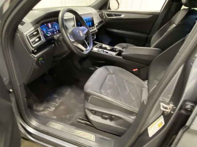 Used 2024 Volkswagen Atlas Cross Sport SE image 12