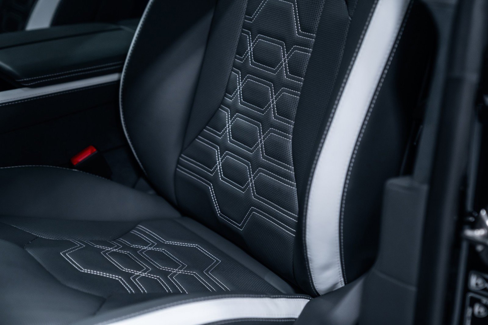 Used 2025 Lamborghini Urus SE image 20