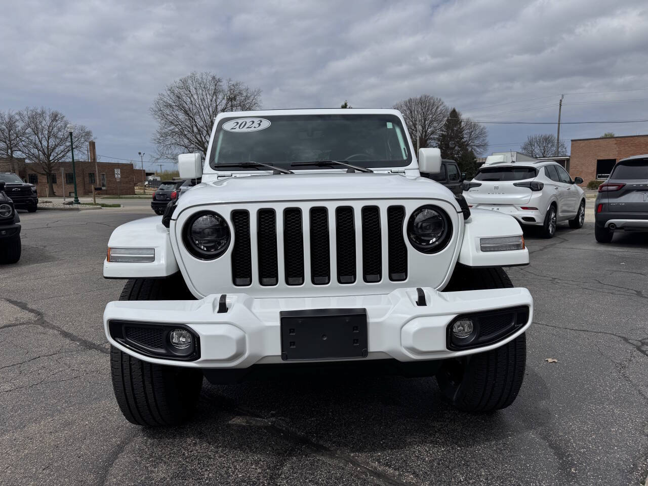 Used 2023 Jeep Wrangler 4WD Unlimited High Altitude image 3