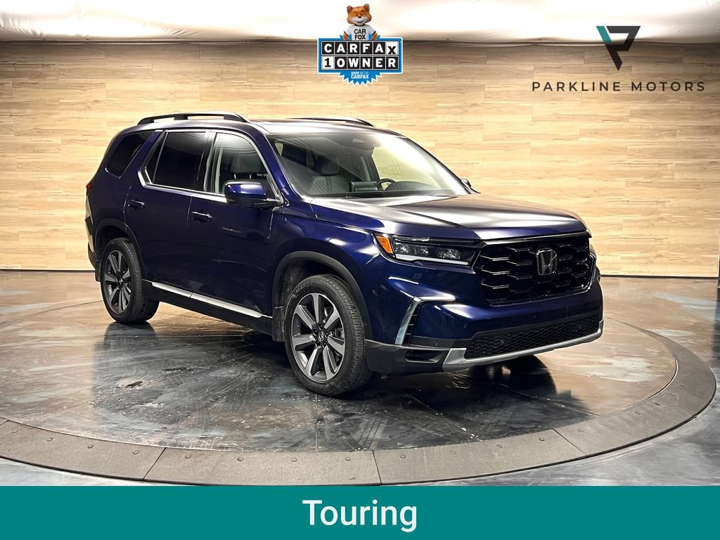 Used 2023 Honda Pilot Touring image 1
