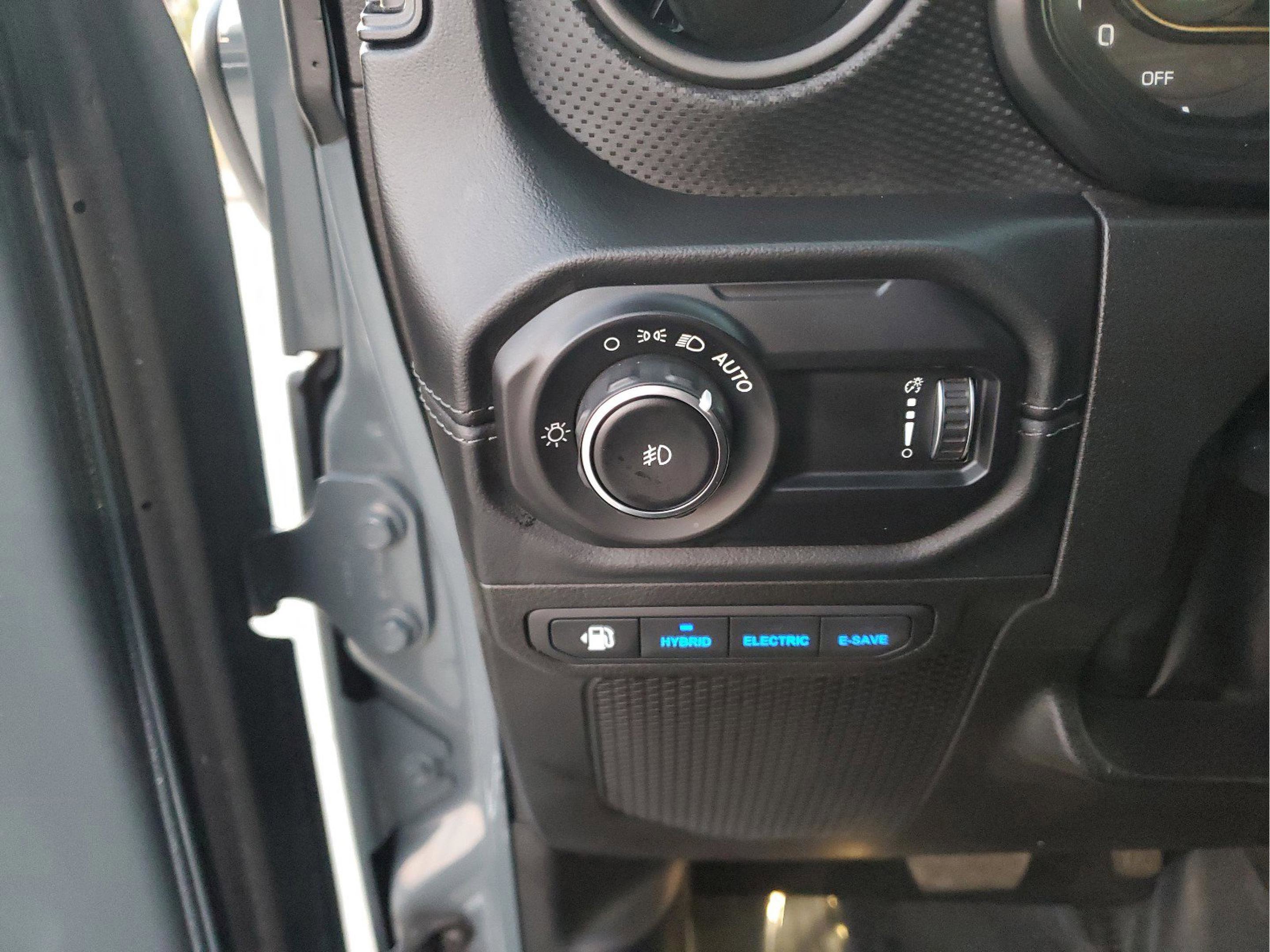 Used 2024 Jeep Wrangler Unlimited Rubicon 4xe w/ Technology Group image 8