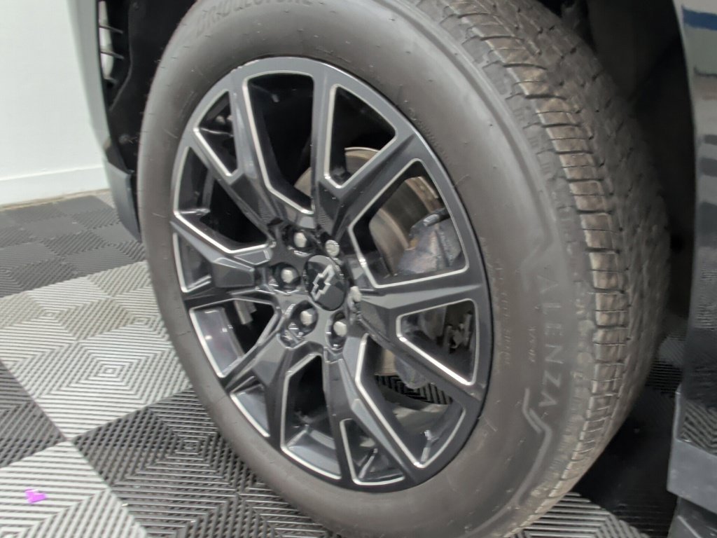 Used 2023 Chevrolet Tahoe Premier AWD/4WD image 38