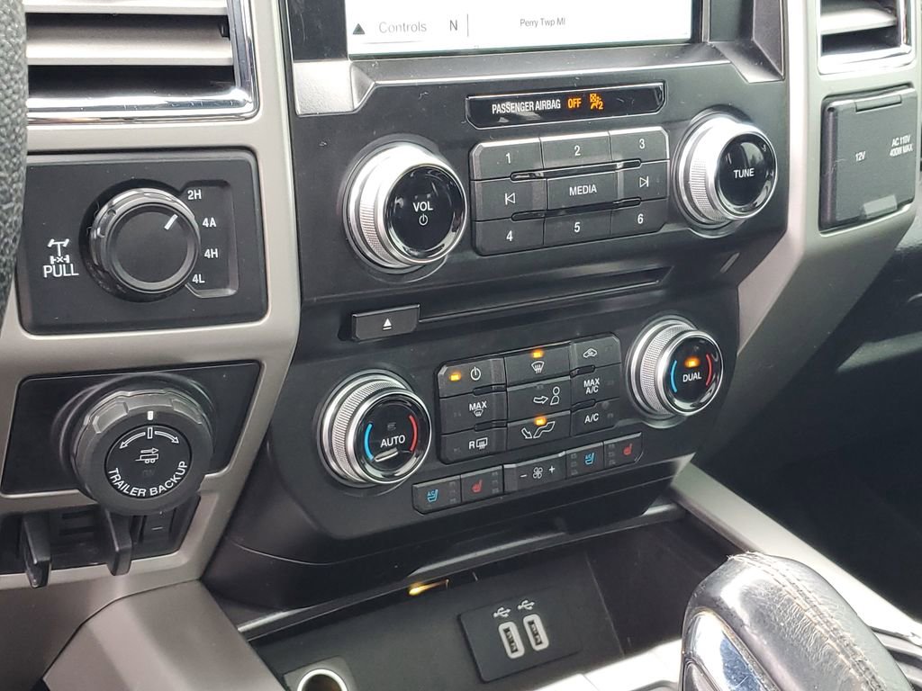 Used 2016 Ford F150 Lariat w/ Equipment Group 502A Luxury image 23