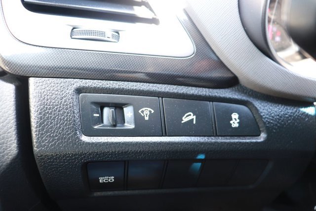 Used 2016 Hyundai Santa Fe SE FWD image 24