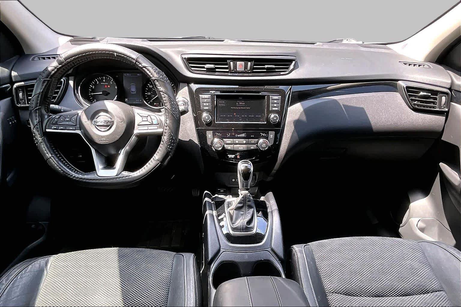 Used 2021 Nissan Rogue Sport SV w/ Technology Package FWD image 15