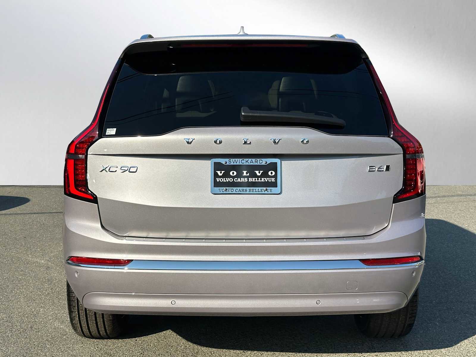 New 2026 Volvo XC90 B6 Plus w/ Protection Package Premier image 4
