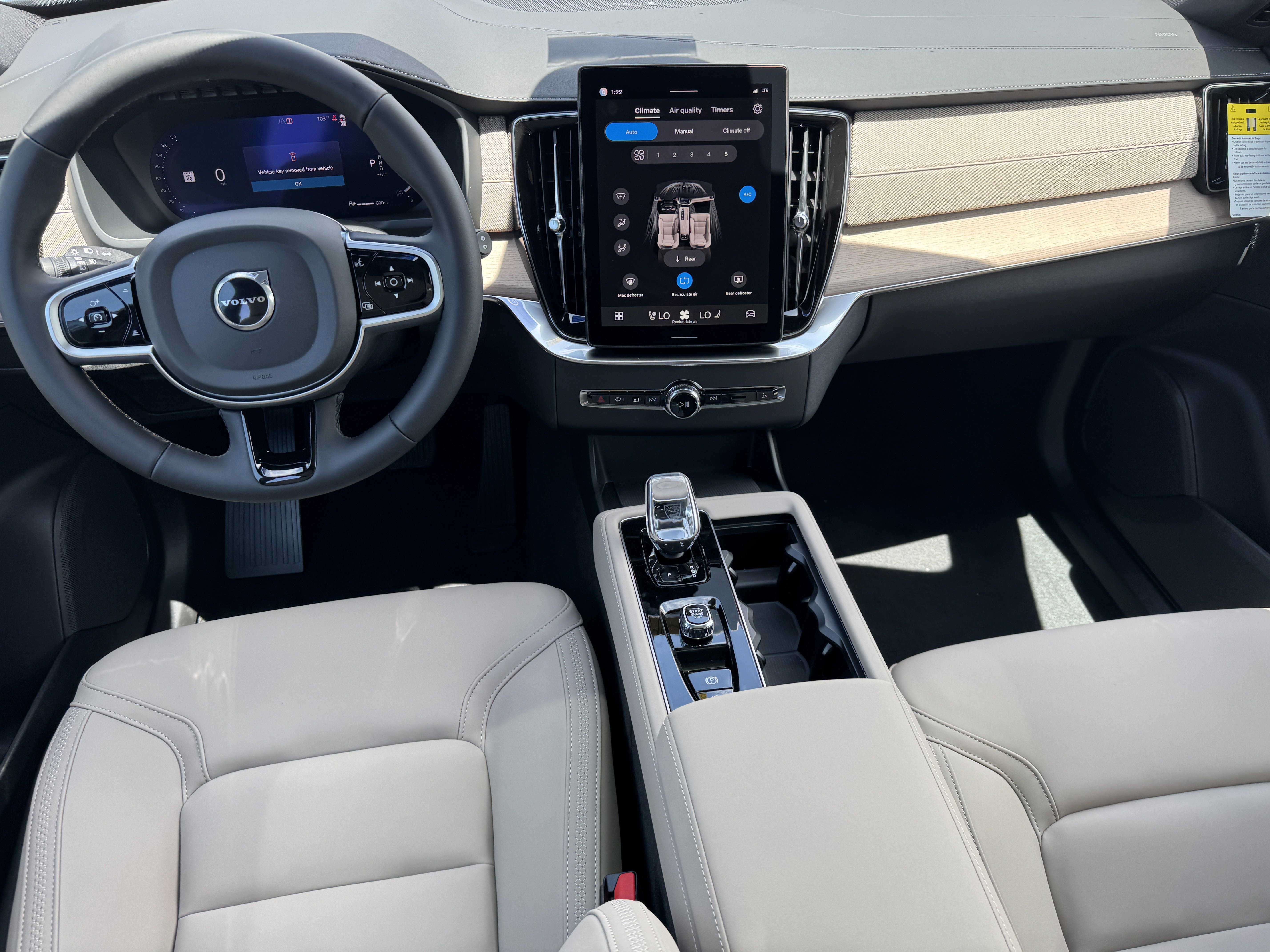 New 2026 Volvo XC90 B6 Plus w/ Protection Package Premier image 13