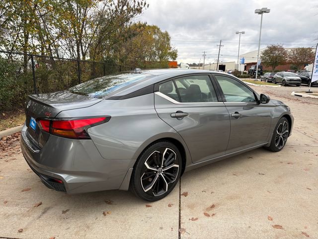 Used 2023 Nissan Altima 2.5 SR w/ SR Premium Package image 5