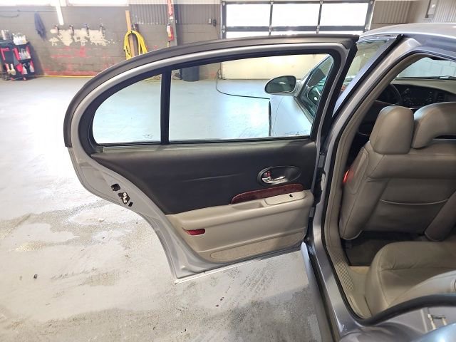 Used 2005 Buick Le Sabre Limited w/ Gran Touring Package FWD image 16