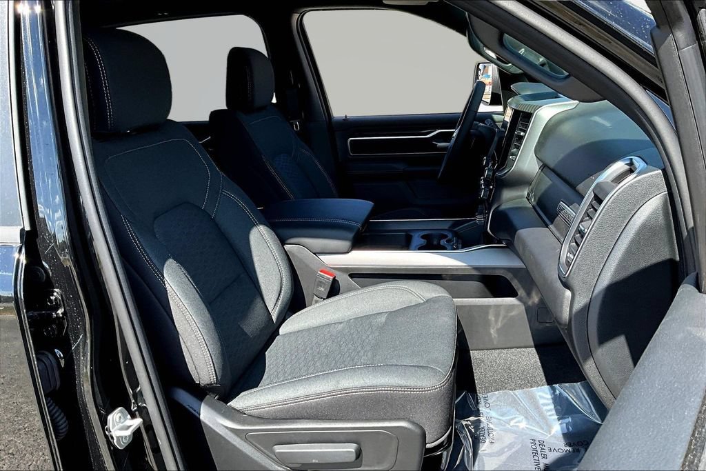 New 2026 RAM 1500 4x4 Crew Cab image 11