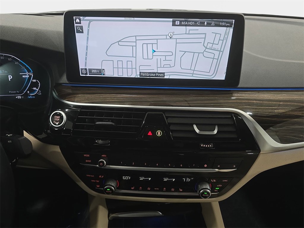 Used 2023 BMW 530e w/ Premium Package image 17