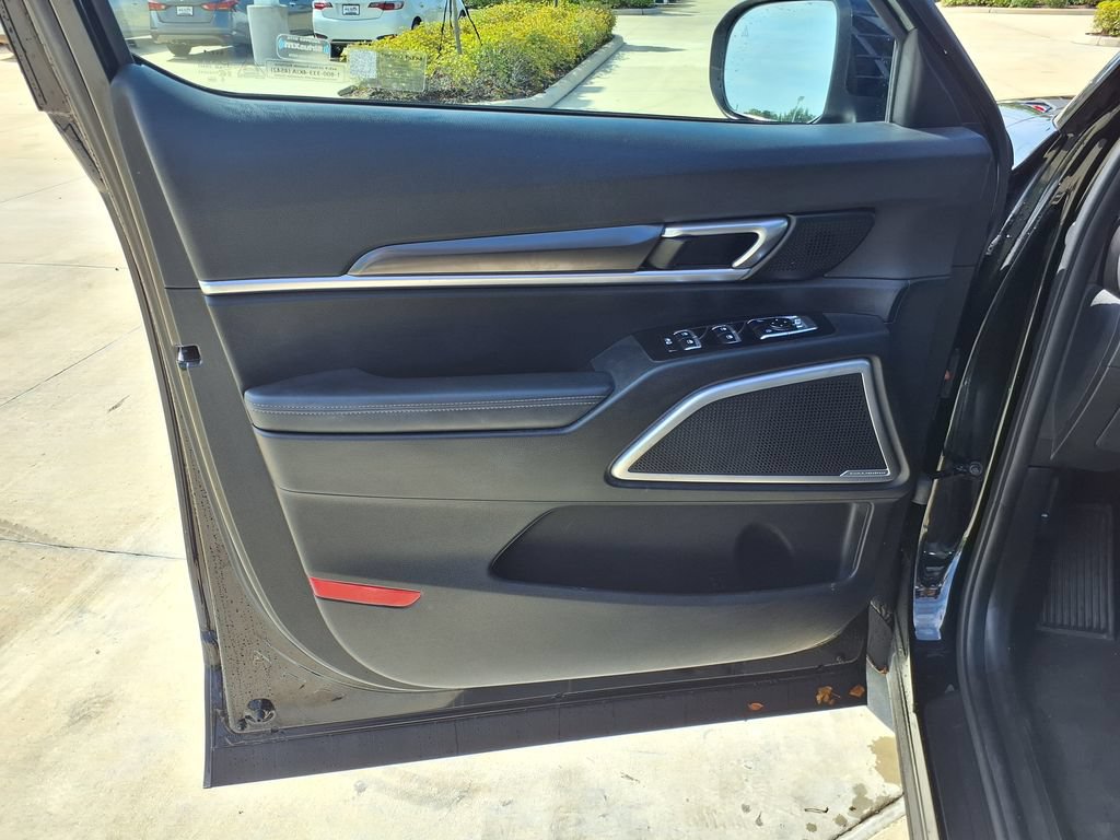 Used 2024 Kia Telluride LX FWD image 16