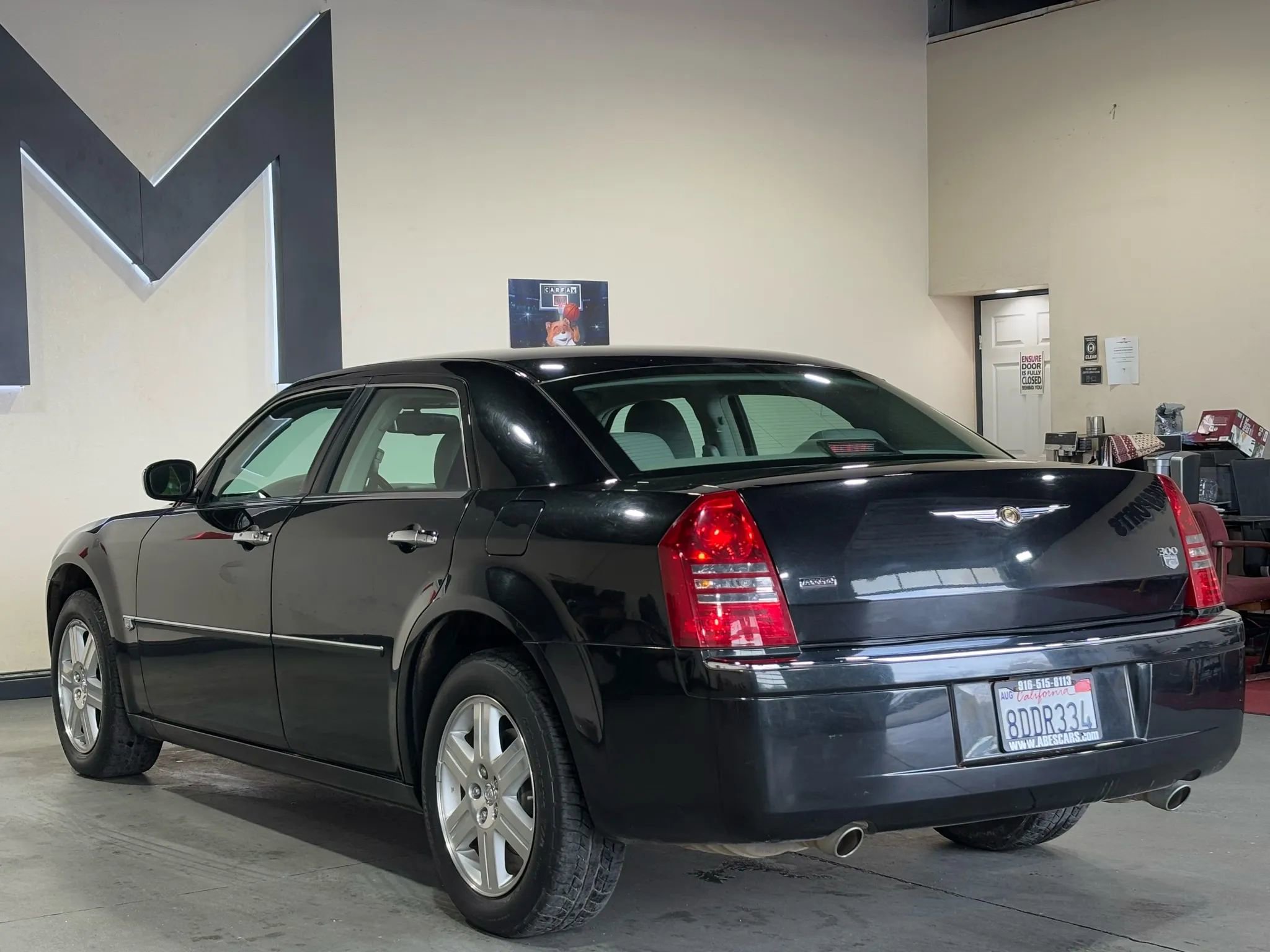 Used 2006 Chrysler 300 C image 7