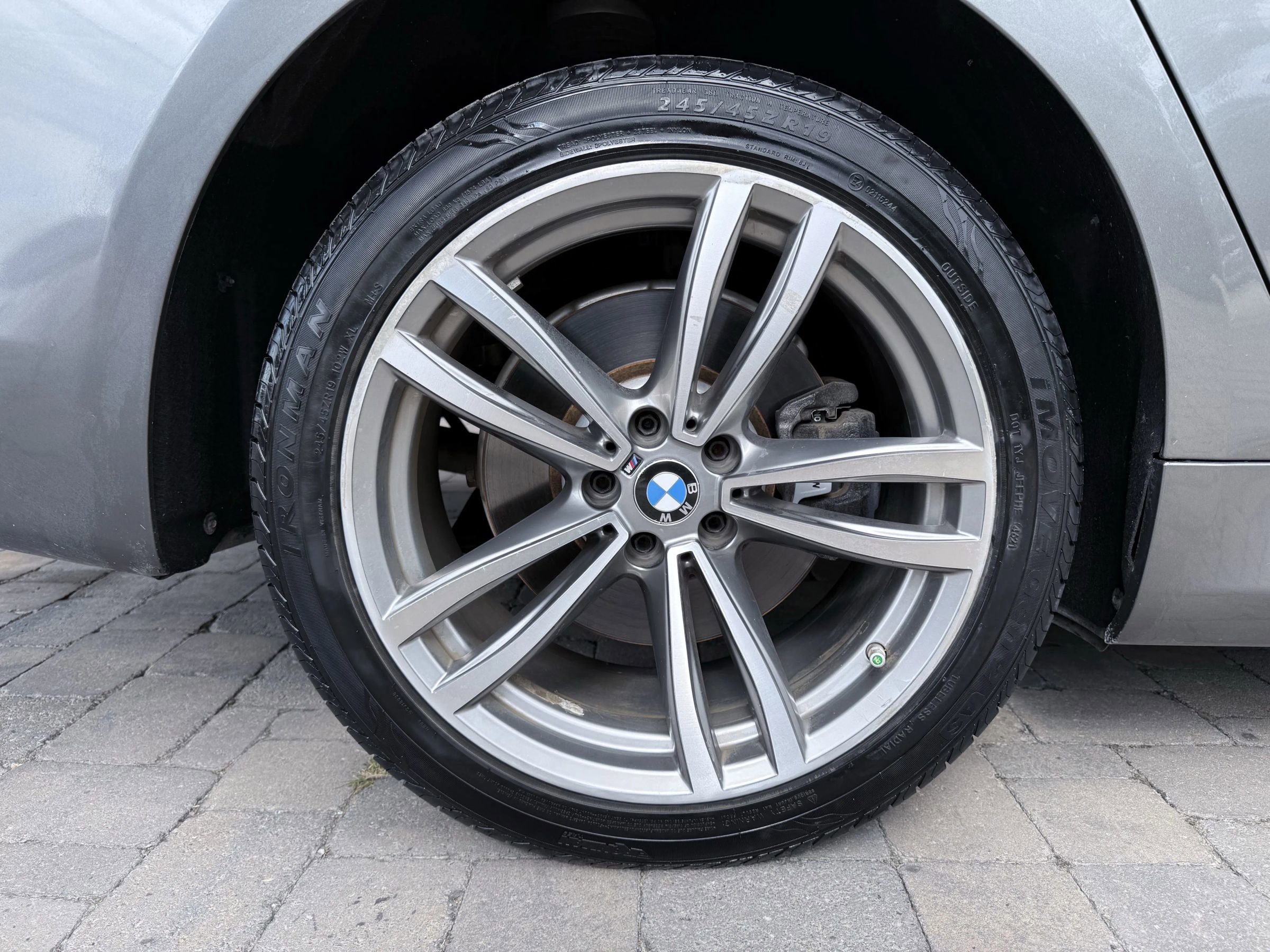 Used 2018 BMW 750i xDrive image 31
