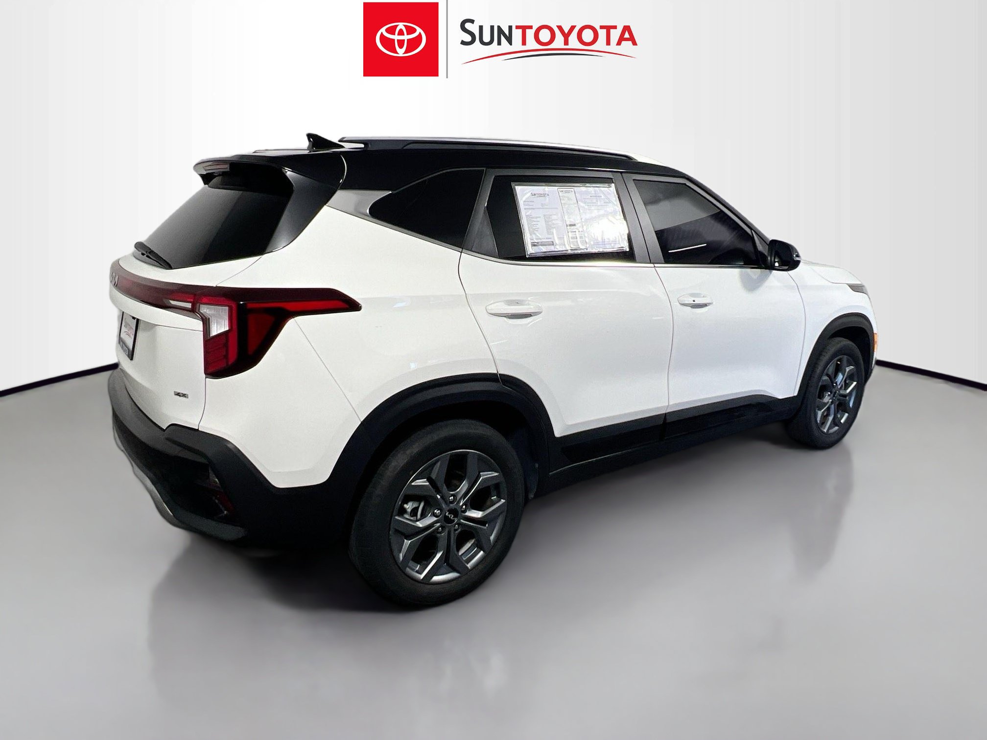 Used 2024 Kia Seltos S AWD/4WD image 4