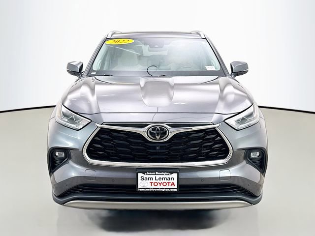 Used 2022 Toyota Highlander Platinum image 2