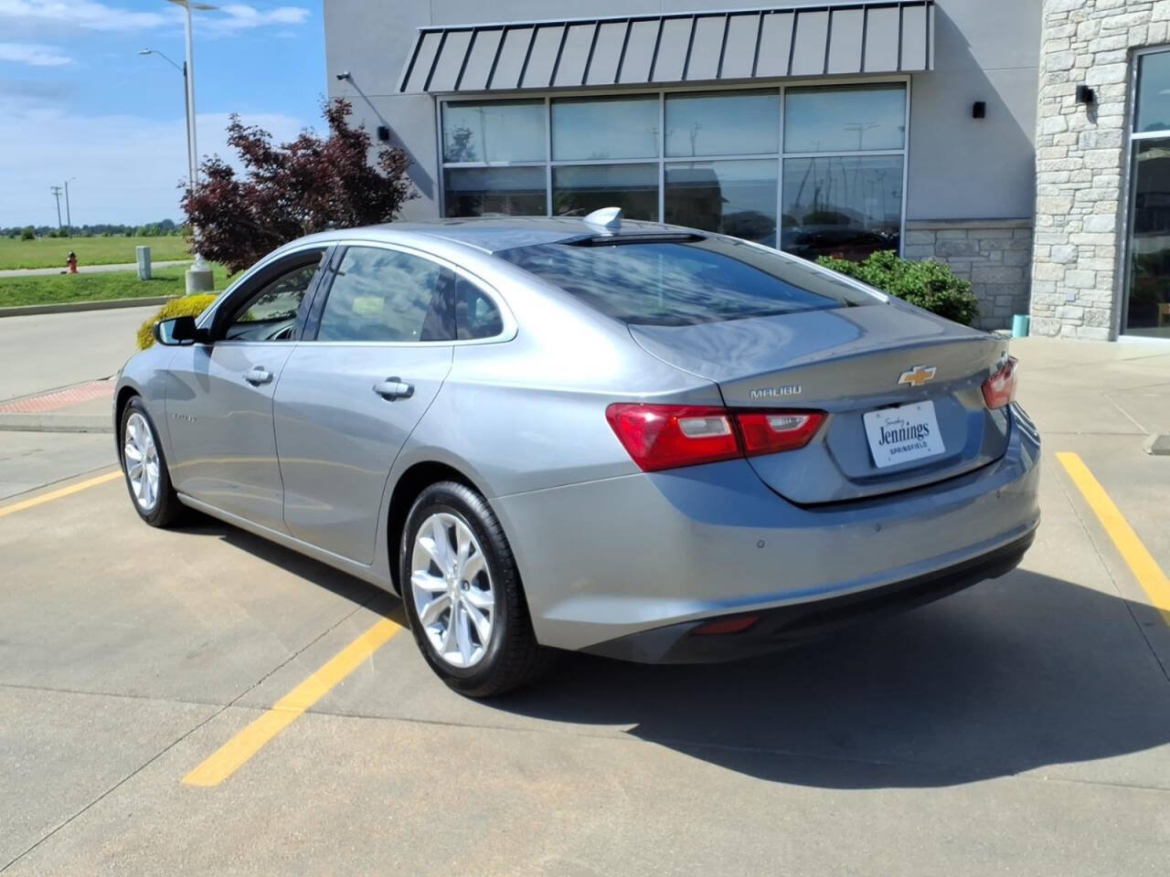 Used 2024 Chevrolet Malibu LT FWD image 3