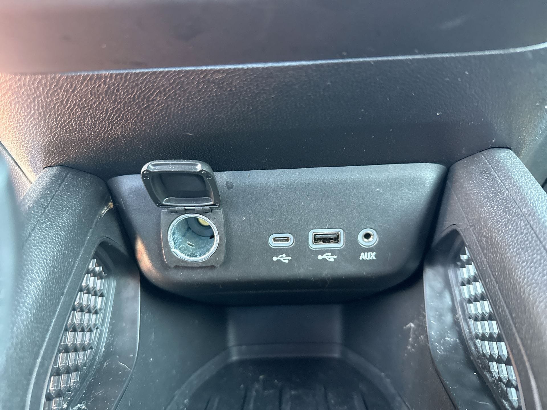 Used 2023 Chevrolet TrailBlazer ACTIV w/ Sun and Liftgate Package FWD image 13
