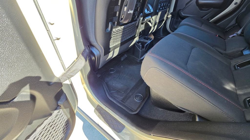 Used 2020 Jeep Gladiator Rubicon w/ Trailer Tow Package image 19