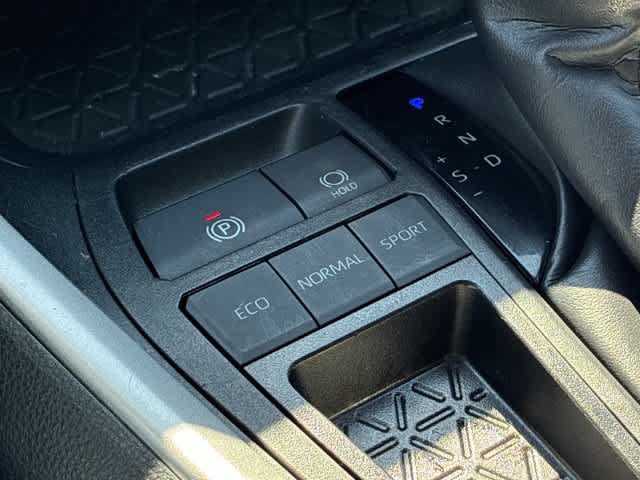 Used 2025 Toyota RAV4 XLE Premium FWD image 40