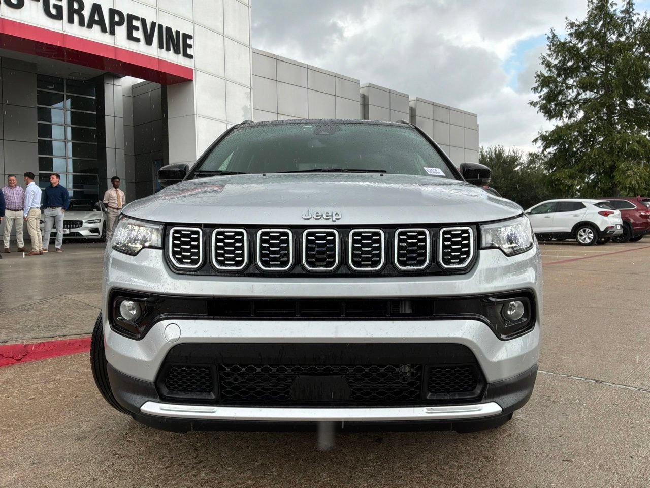 Used 2025 Jeep Compass Limited AWD/4WD image 3