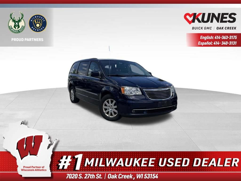 Used 2013 Chrysler Town & Country Touring FWD image 1
