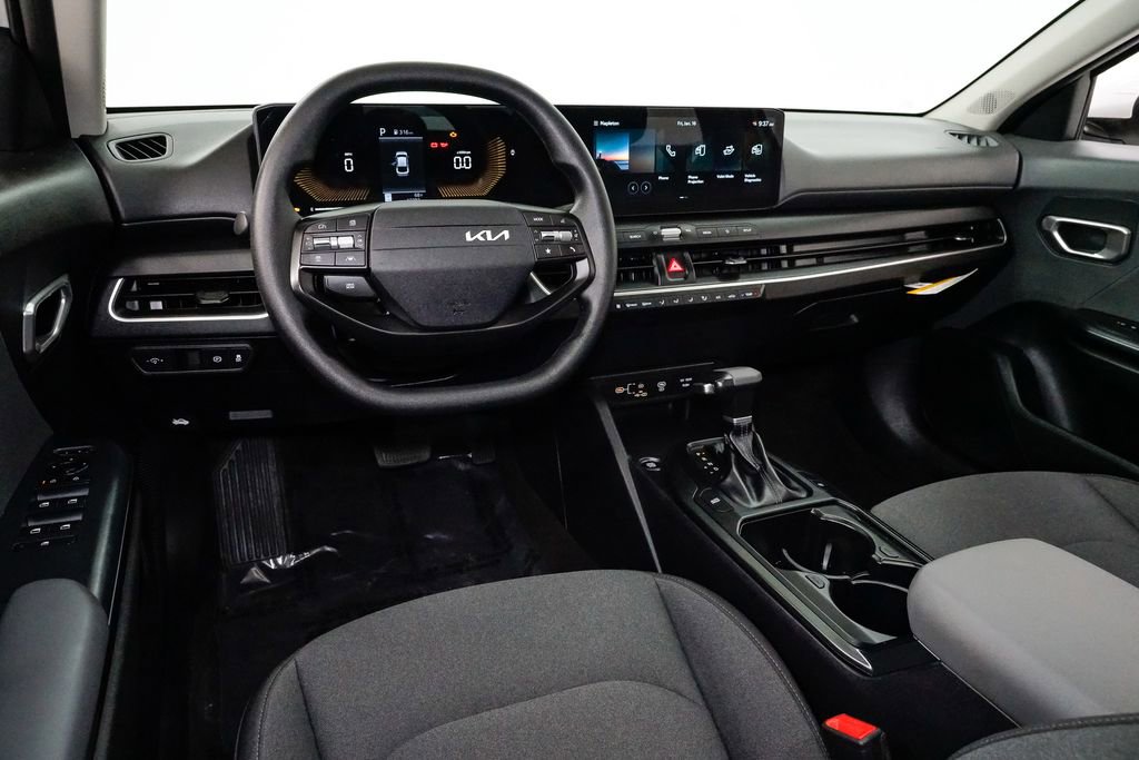 Certified 2025 Kia K4 FWD image 7