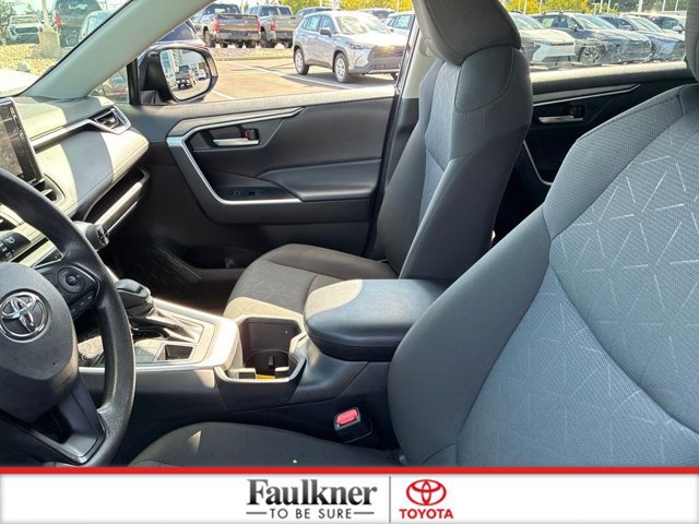 Used 2025 Toyota RAV4 XLE AWD/4WD image 26