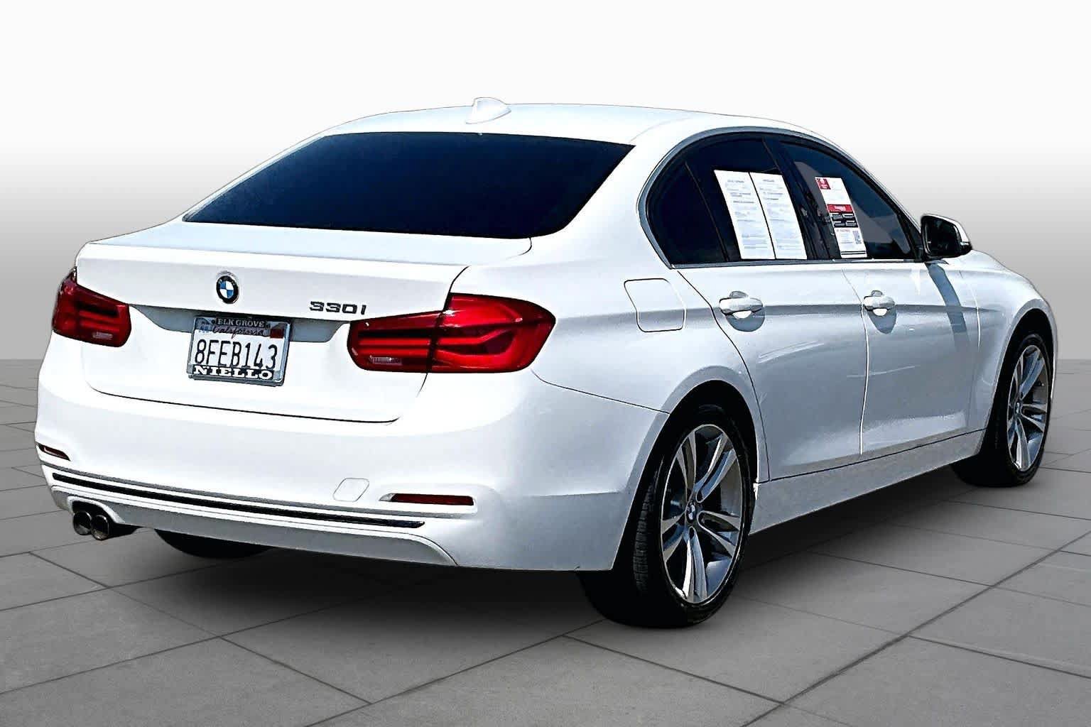 Used 2018 BMW 330i Sedan w/ Convenience Package RWD image 12