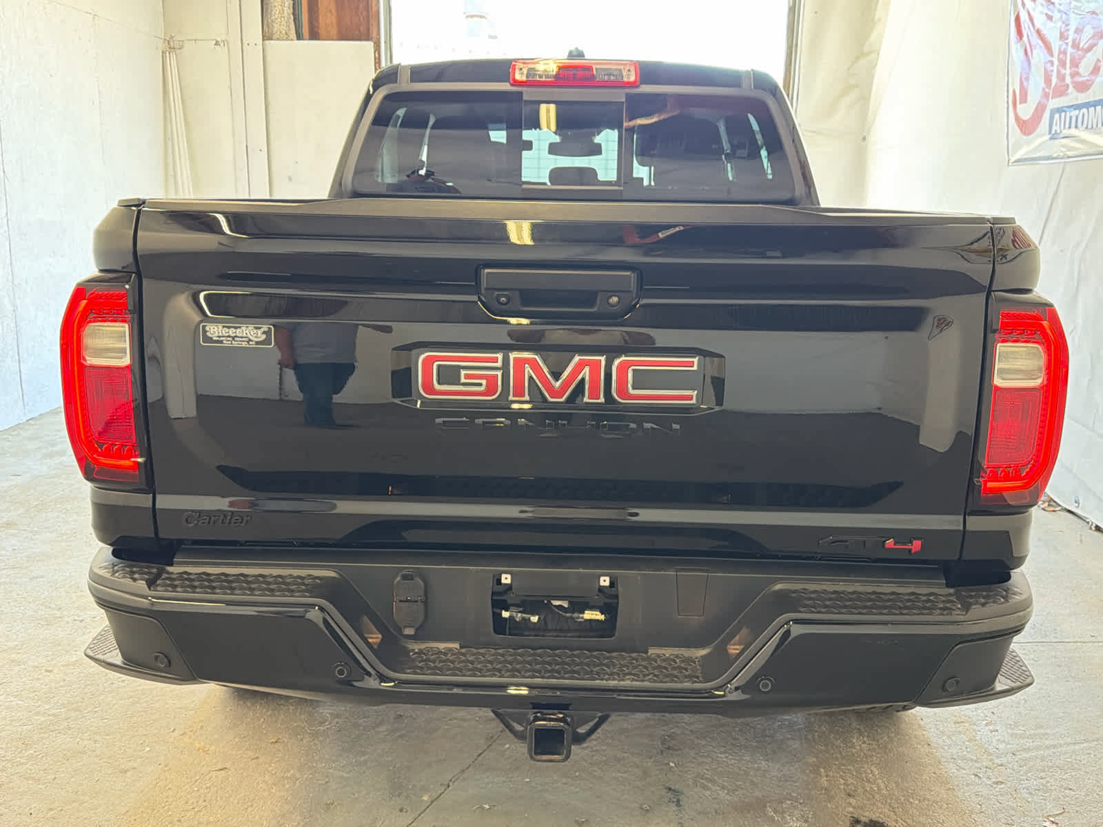 Used 2023 GMC Canyon AT4 w/ AT4 Premium Package AWD/4WD image 6