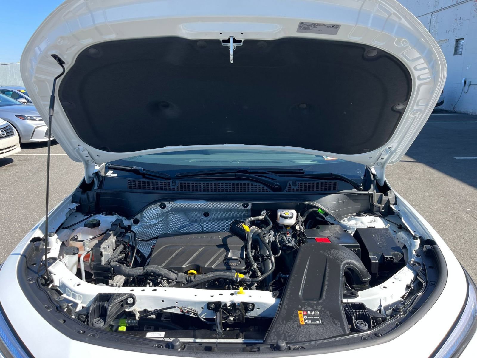 Used 2025 Buick Envista Preferred image 32