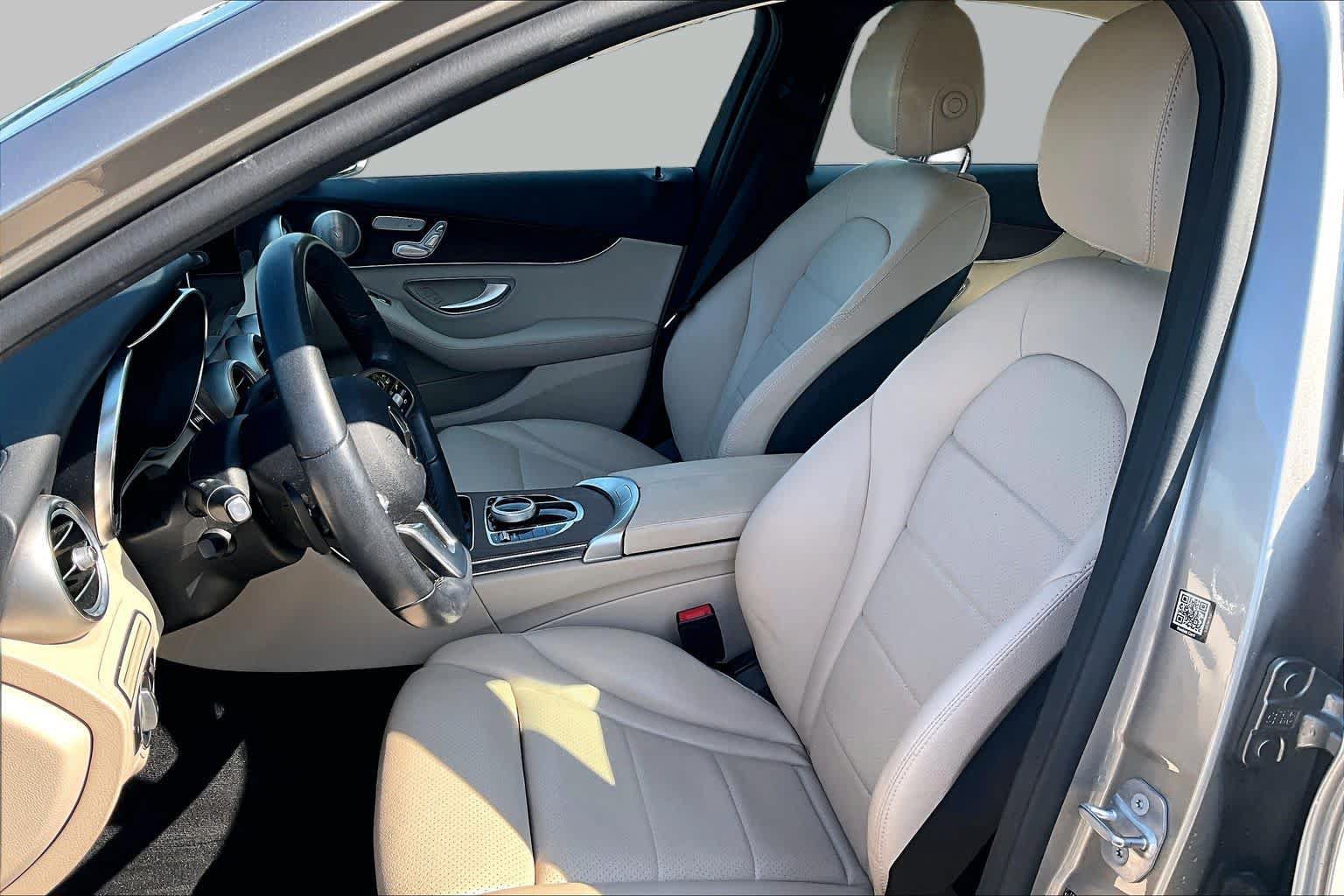 Used 2020 Mercedes-Benz C 300 4MATIC Sedan image 7