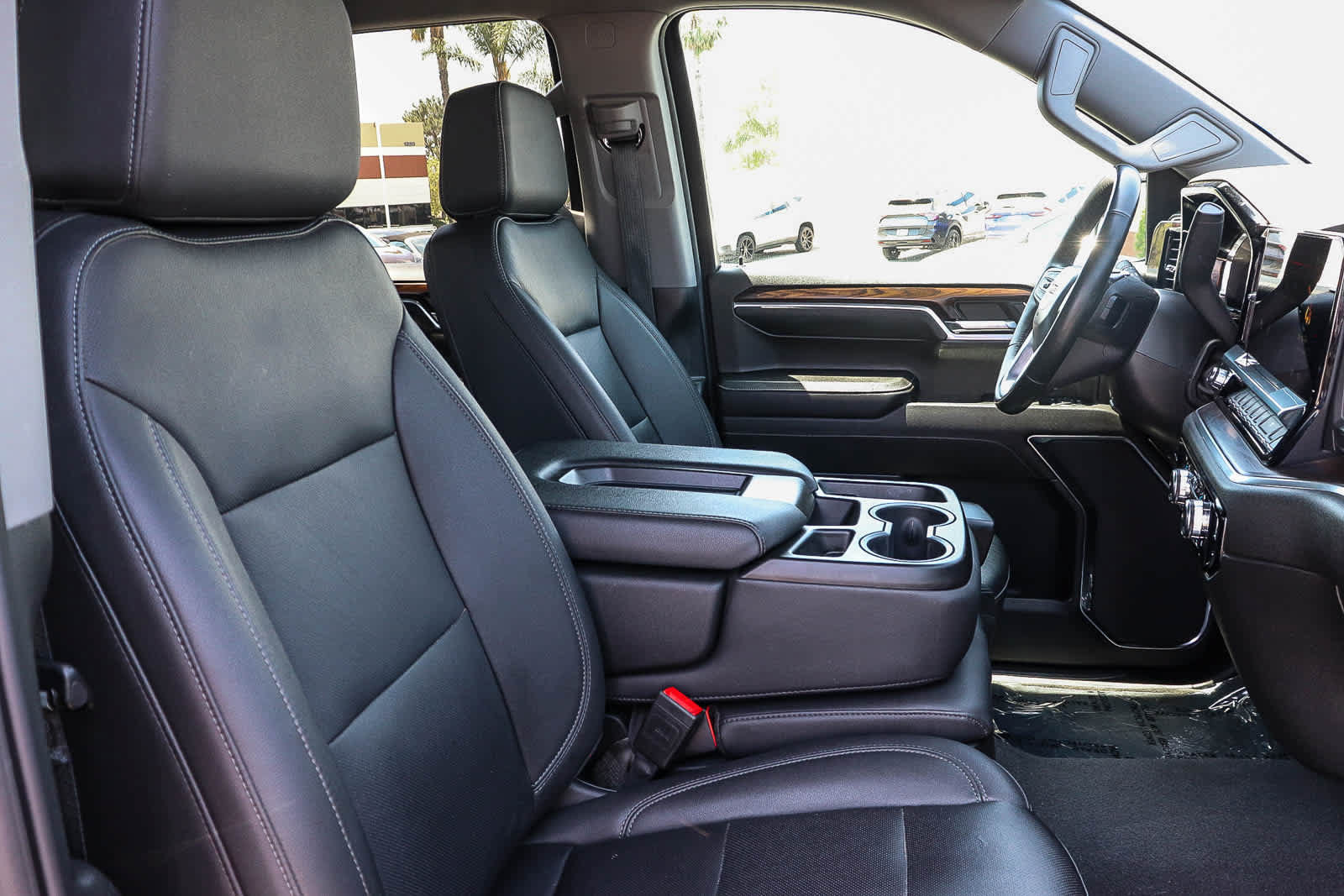 Used 2024 GMC Sierra 1500 SLT AWD/4WD image 27