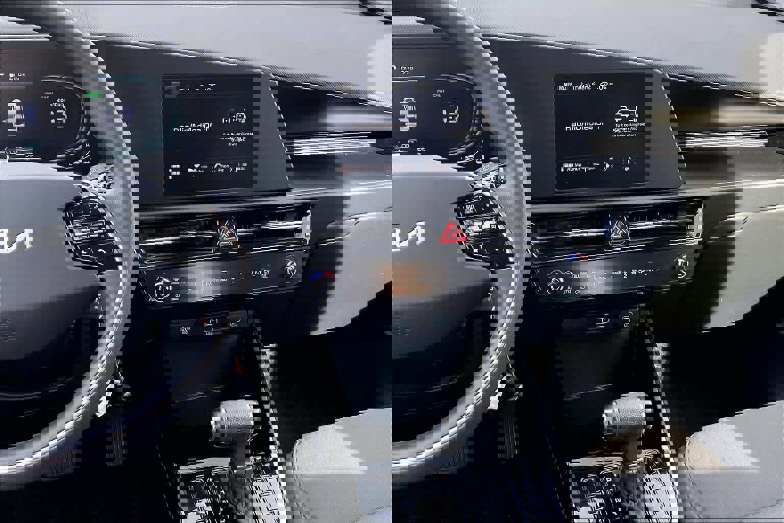 Used 2024 Kia Niro LX image 7