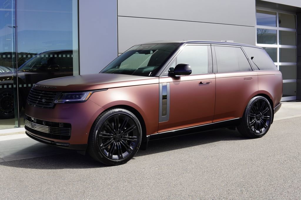 New 2026 Land Rover Range Rover SV image 3