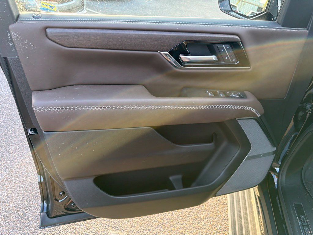 Used 2026 GMC Yukon XL Denali Ultimate w/ LPO, Floor Liner Package AWD/4WD image 20
