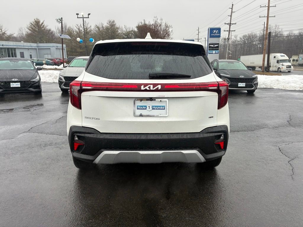 Used 2024 Kia Seltos LX image 6