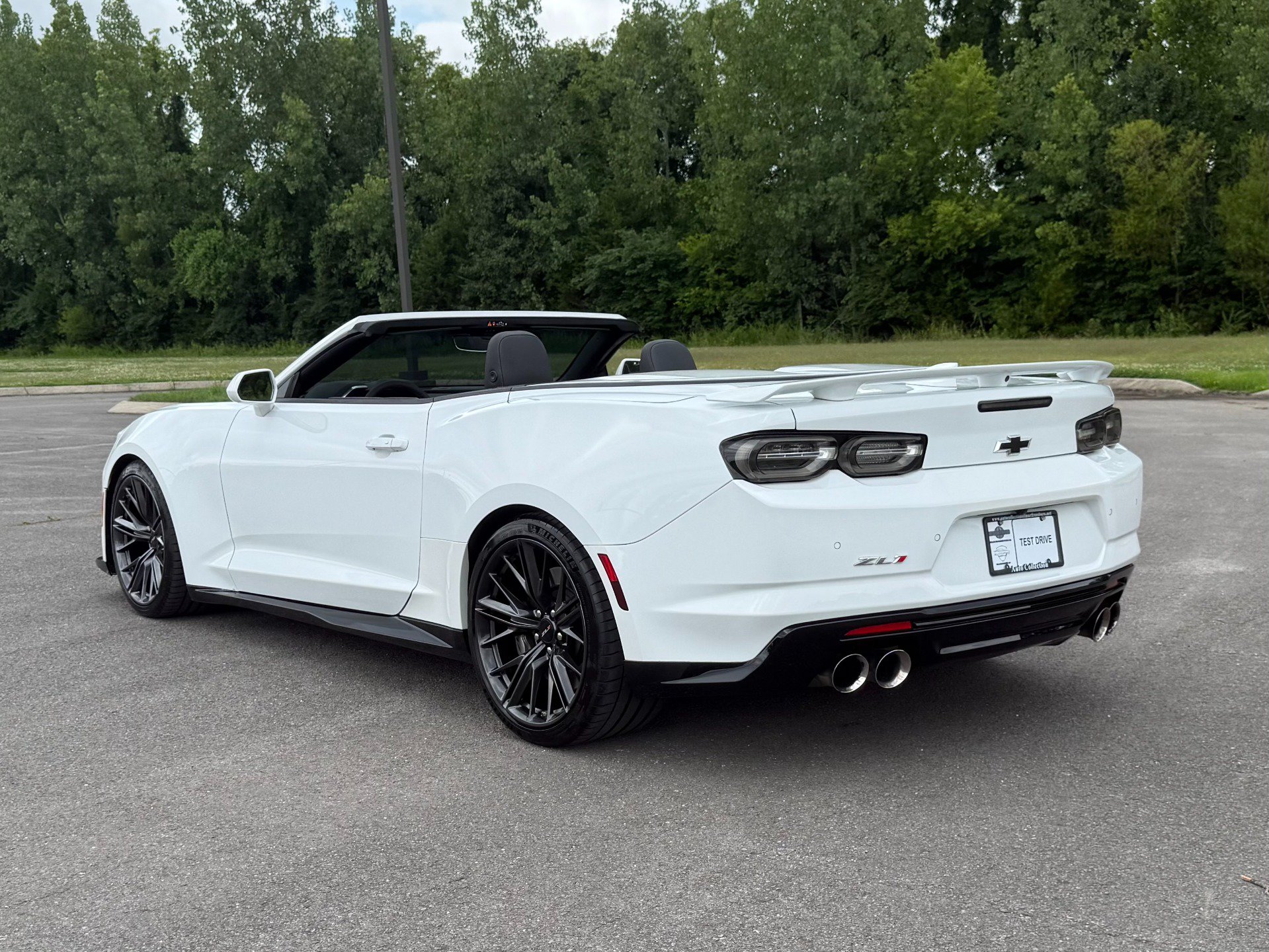 Used 2020 Chevrolet Camaro ZL1 RWD image 4