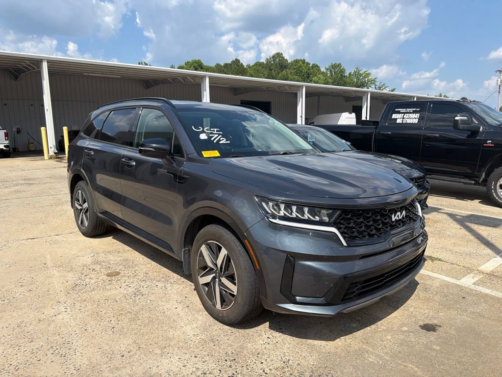 Used 2022 Kia Sorento S FWD image 2
