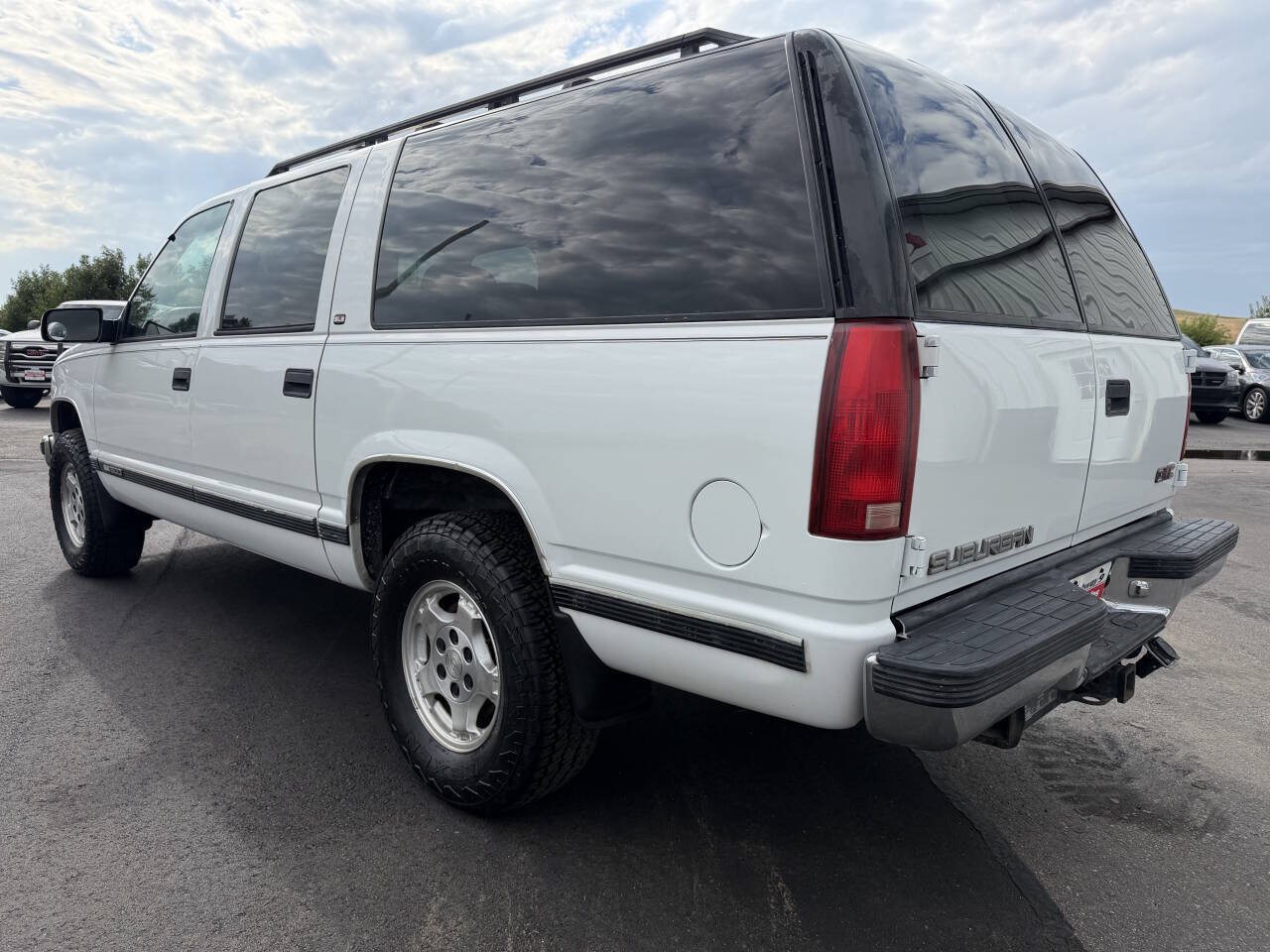 Used 1999 GMC Suburban 4WD w/ Marketing Opt Pkg 2 image 4