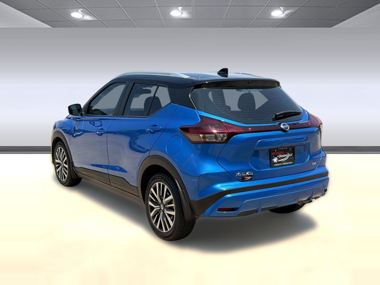 Used 2021 Nissan Kicks SV FWD image 3